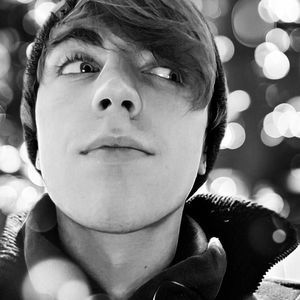 Meet your Posher, Derek